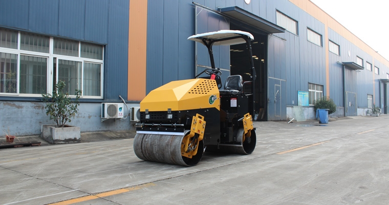 全新3吨小型压路机磨合期要多久？