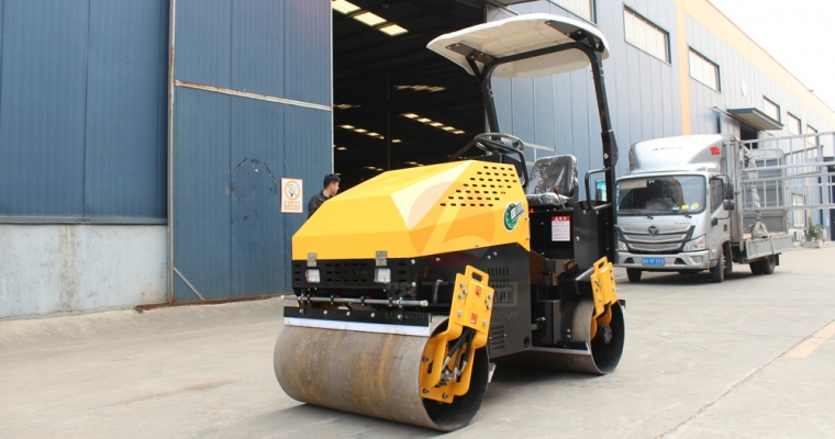 怎样包管小型压路机隔振性能？