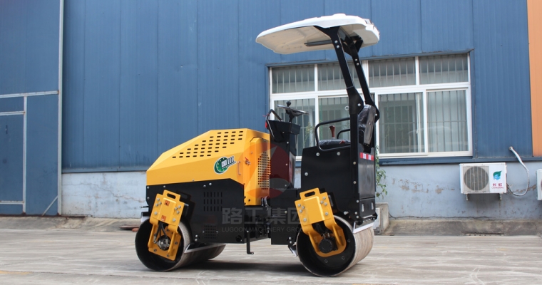 小型压路机路面施工打滑怎么办？