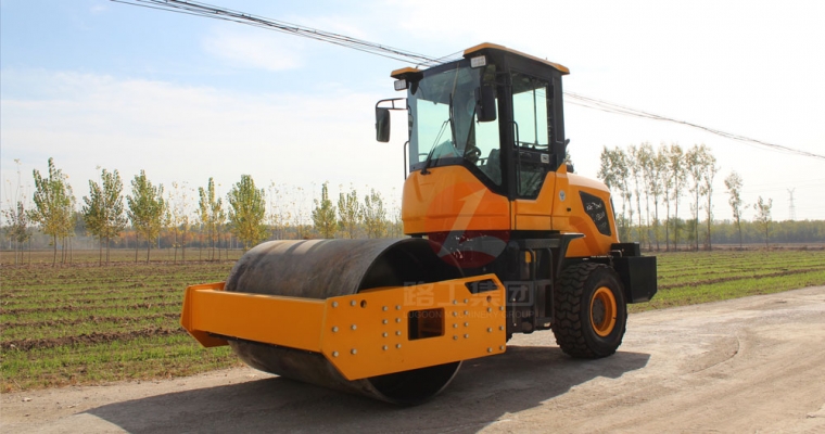 pg电子集团关于小型压路机的详细先容